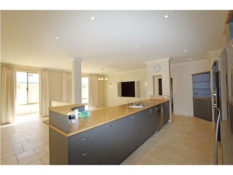 8 Georgette Court, Falcon WA 6210