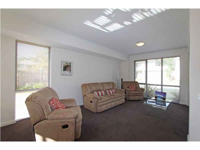 16 Malone Loop, Meadow Springs WA 6210