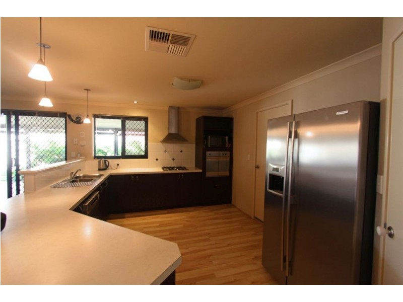 8 Portrush Parade, Meadow Springs WA 6210