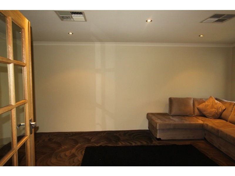 8 Portrush Parade, Meadow Springs WA 6210