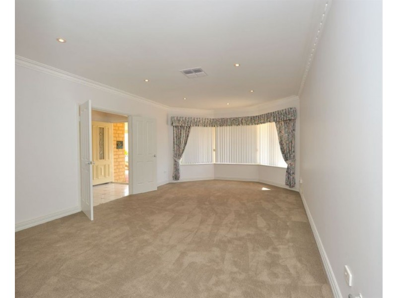 55 Ronsard Drive, San Remo WA 6210