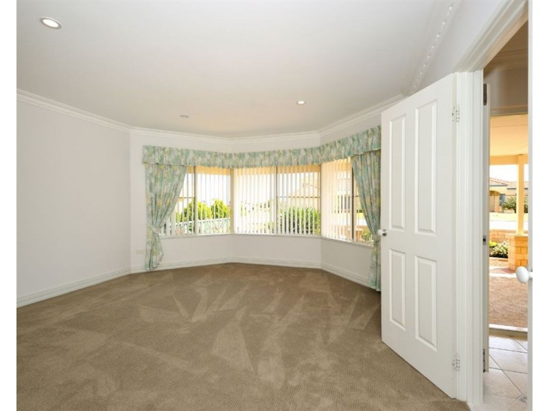 55 Ronsard Drive, San Remo WA 6210