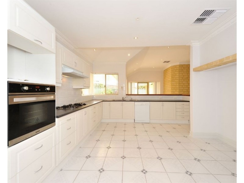 55 Ronsard Drive, San Remo WA 6210