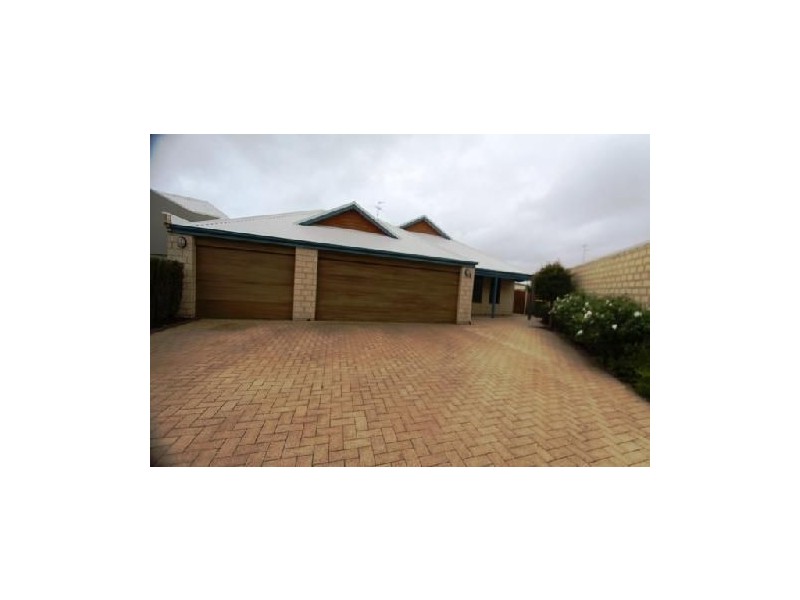 17 onslow court, Erskine WA 6210