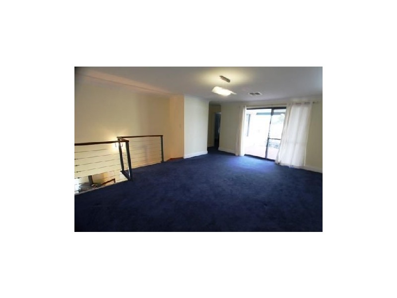 17 onslow court, Erskine WA 6210