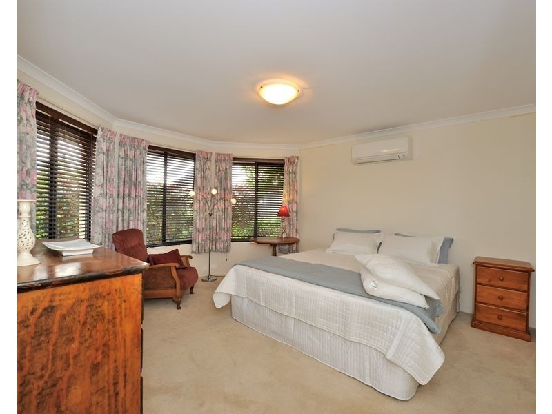 4 Brouwer Trail, Dudley Park WA 6210