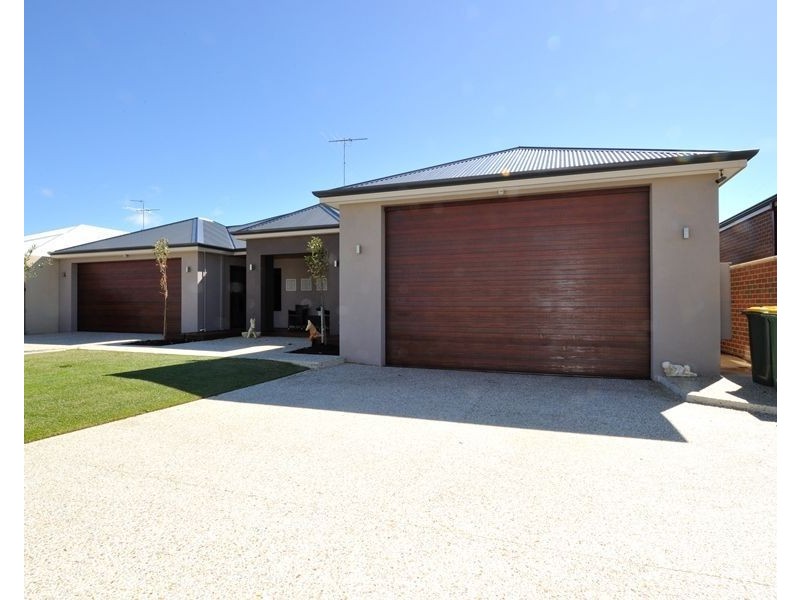 12 Cordia Way, Halls Head WA 6210