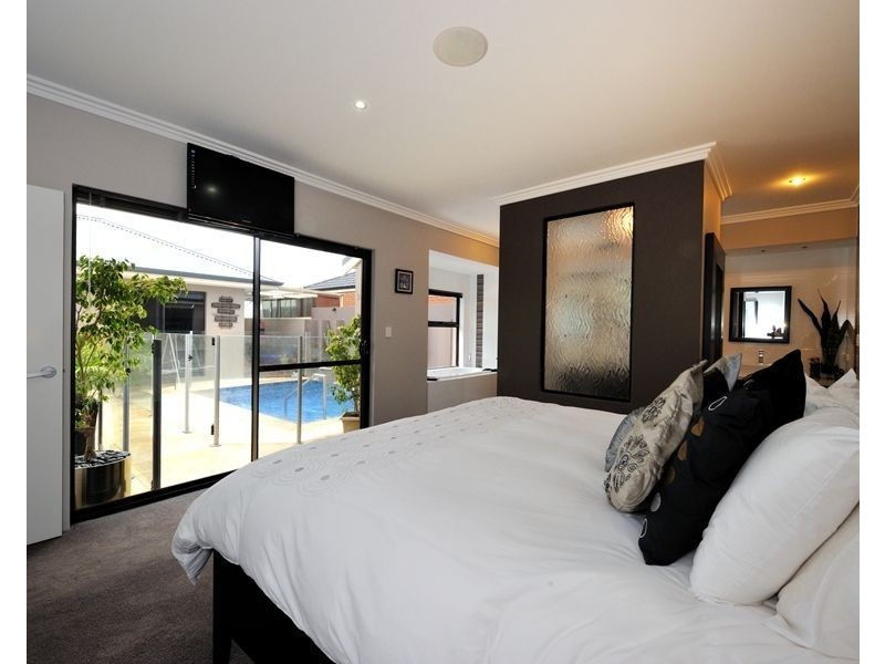 12 Cordia Way, Halls Head WA 6210
