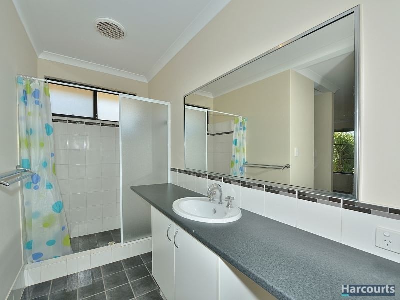 43 Highcliffe Circle, Lakelands WA 6180