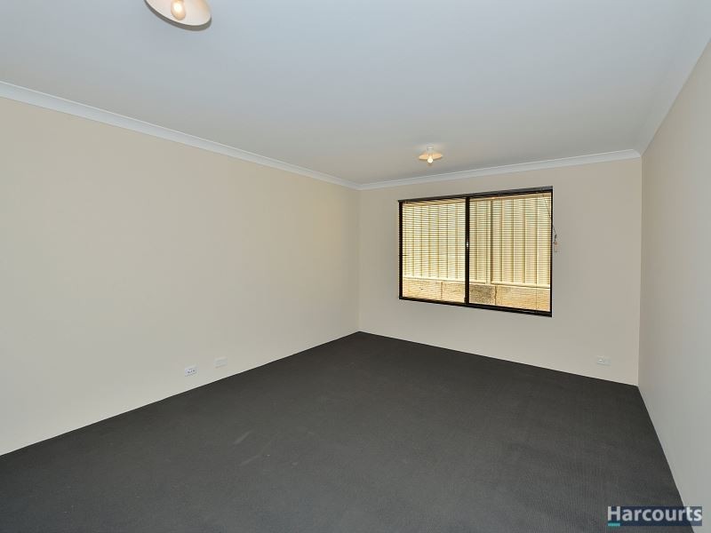 43 Highcliffe Circle, Lakelands WA 6180