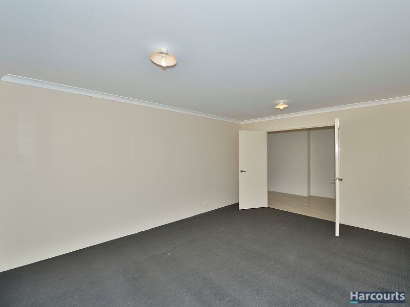 43 Highcliffe Circle, Lakelands WA 6180