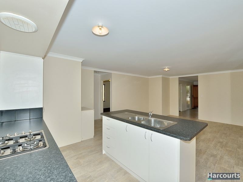 43 Highcliffe Circle, Lakelands WA 6180