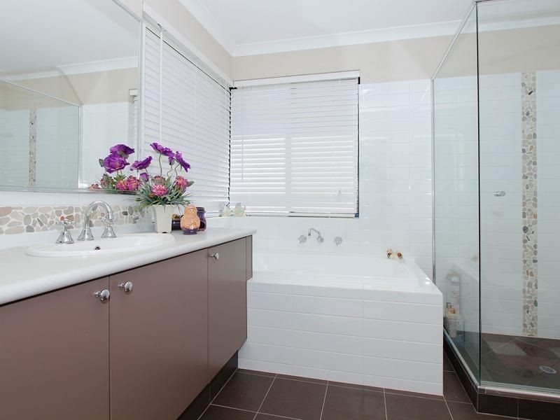 18 Shannon Road, Silver Sands WA 6210
