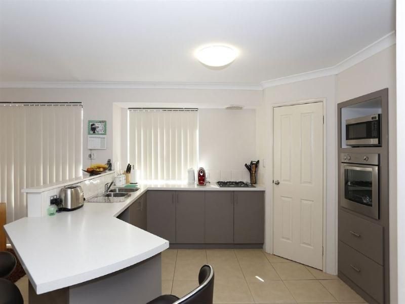 30 Seascapes Blvd, Halls Head WA 6210