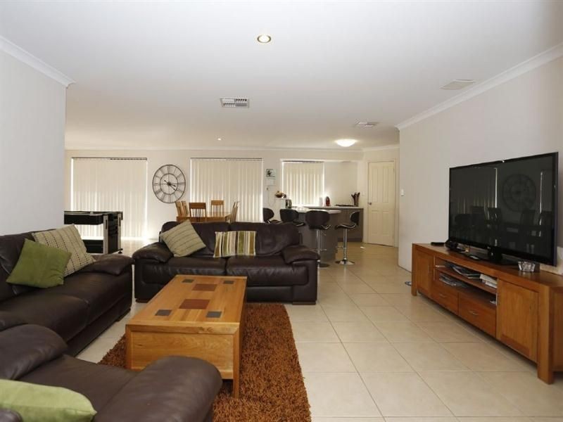 30 Seascapes Blvd, Halls Head WA 6210