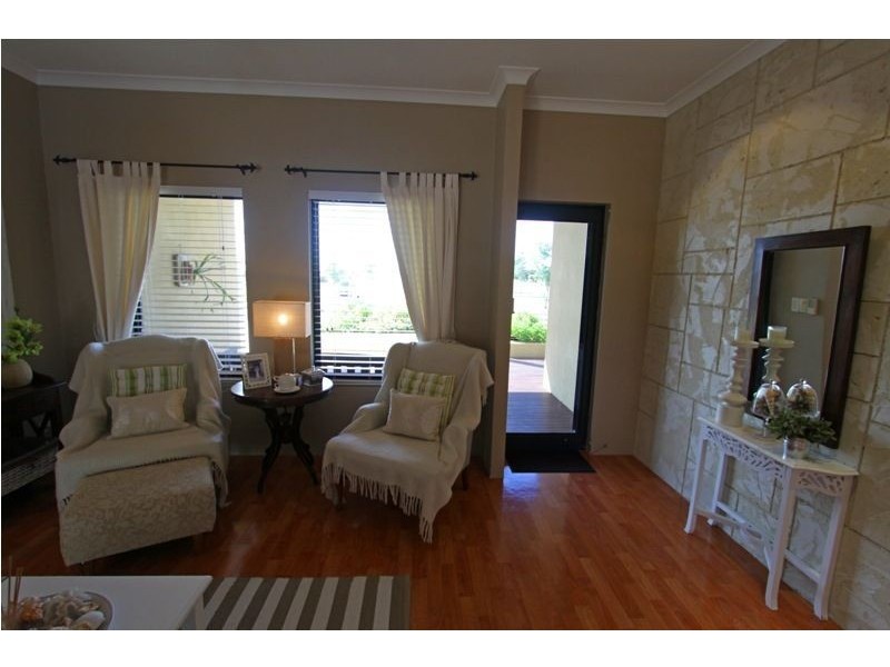 1 Eros Place, San Remo WA 6210