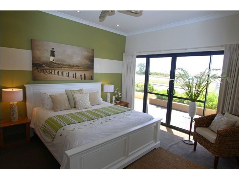 1 Eros Place, San Remo WA 6210