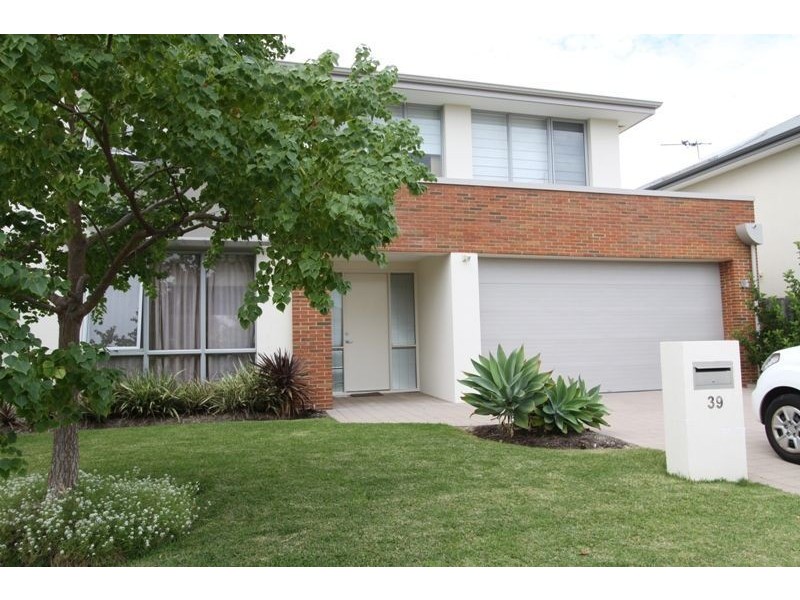 39 Malone Loop, Meadow Springs WA 6210