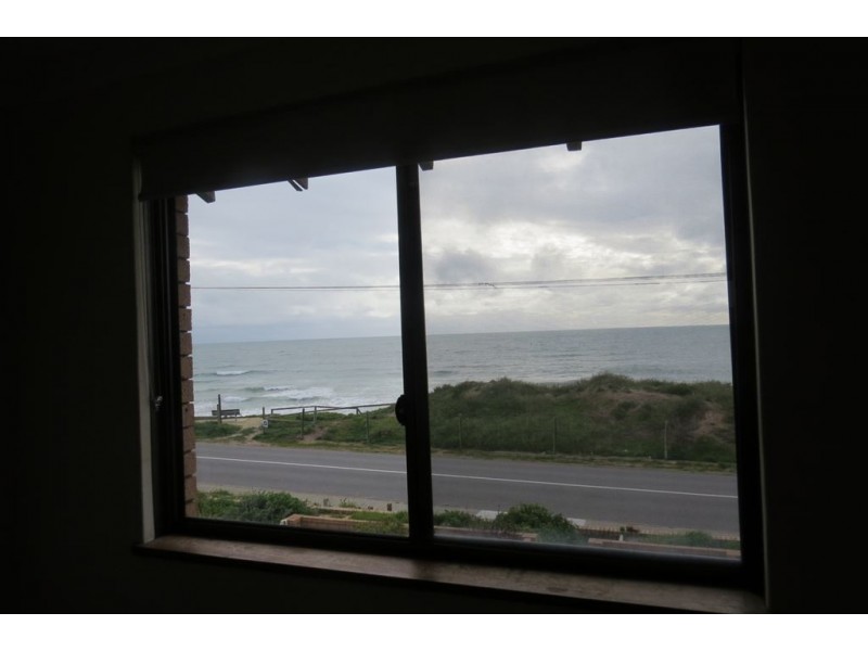 2/35B Halls Head Parade, Halls Head WA 6210