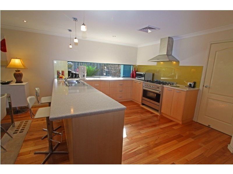 38 Boardwalk Boulevard, Halls Head WA 6210