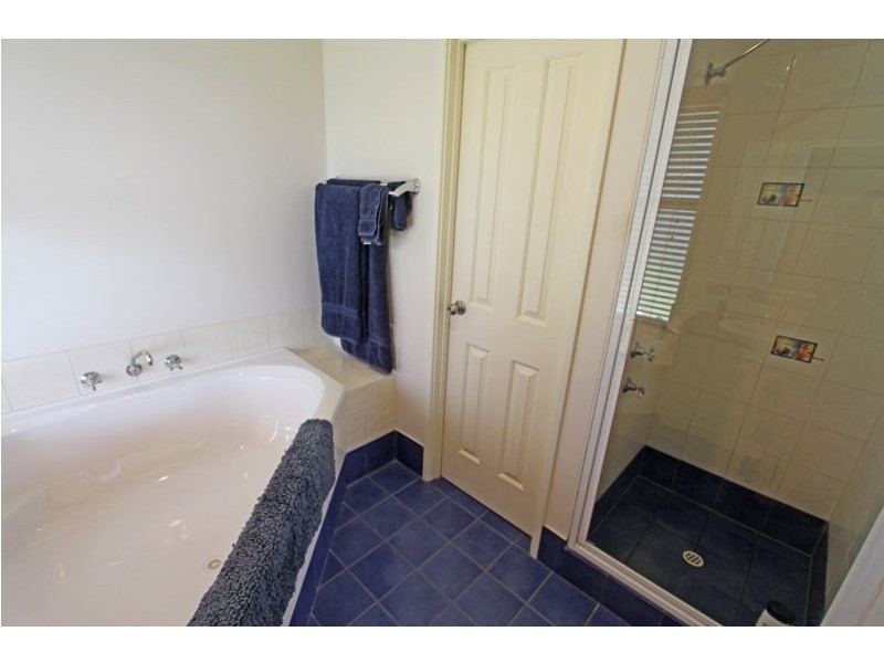 13 Whitegum Pass, Halls Head WA 6210