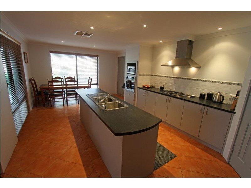 13 Whitegum Pass, Halls Head WA 6210