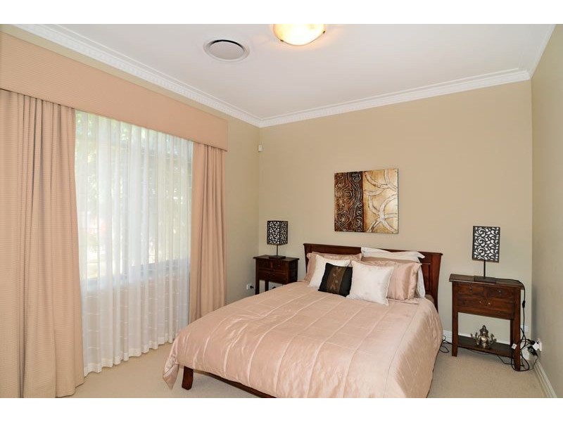 12 Ragamuffin Point, Halls Head WA 6210