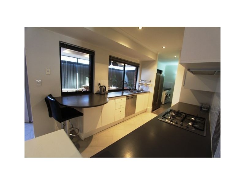 29/1 Mariners Cove Drive, Dudley Park WA 6210