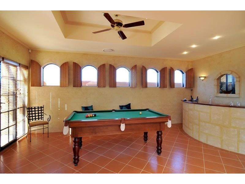 14 Leisure Way, Halls Head WA 6210