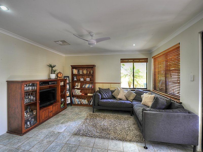 28 Caravel Way, Halls Head WA 6210