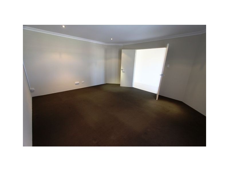 8 Myalla Pass, Lakelands WA 6180