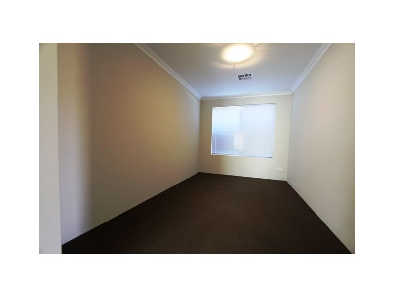 8 Myalla Pass, Lakelands WA 6180