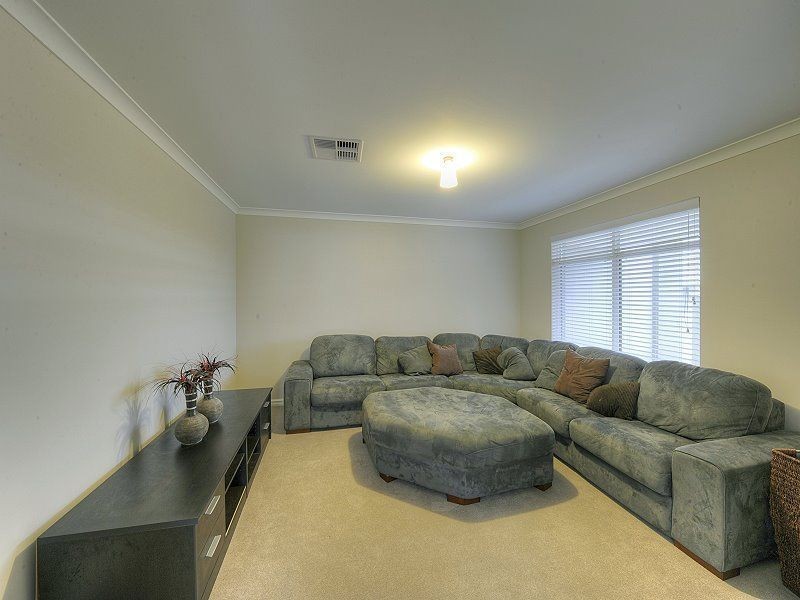 136 Countess Circuit, South Yunderup WA 6208