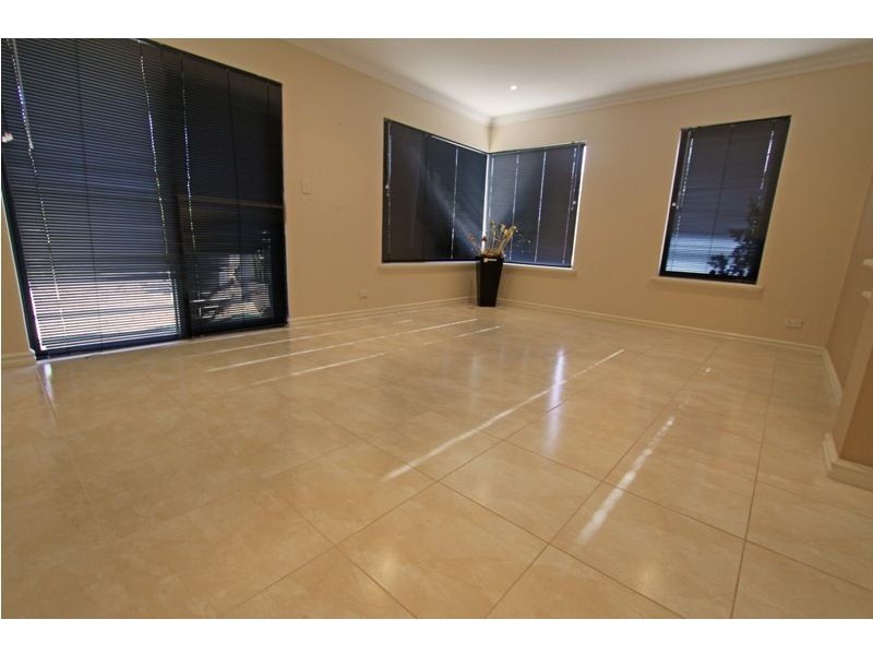 45 Darwin Terrace, Dudley Park WA 6210