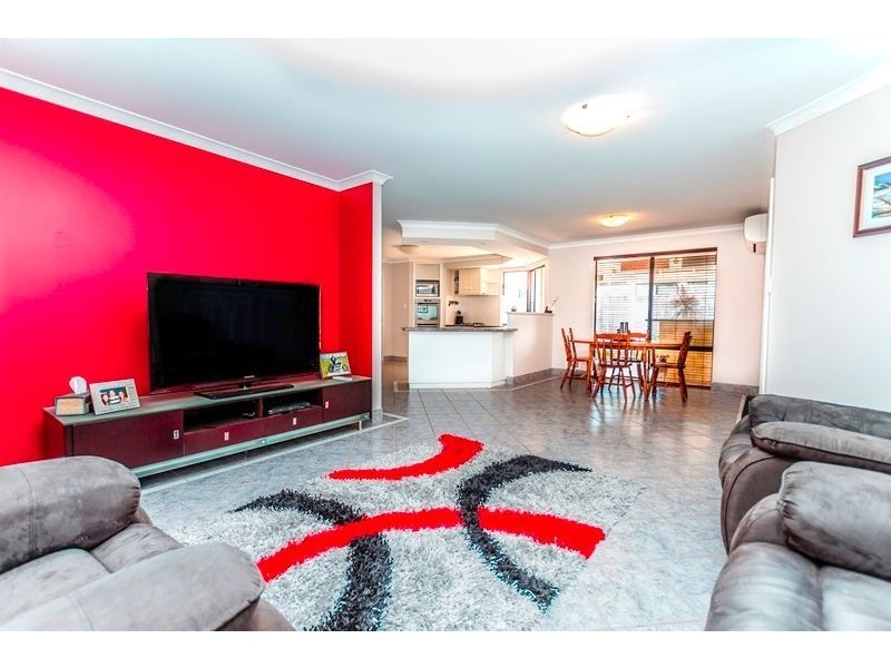 10 Montego Way, Halls Head WA 6210