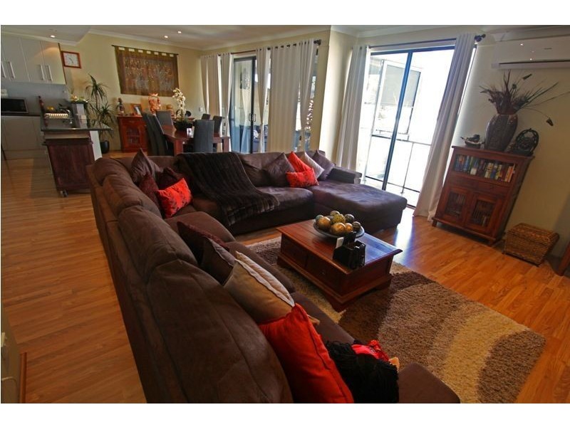 6/15 Davey Street, Mandurah WA 6210