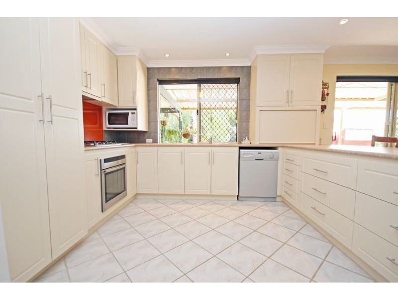 152 Lakelands Road, Barragup WA 6209