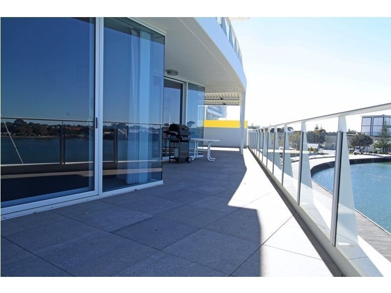 301/3 Marco Polo Drive, Mandurah WA 6210