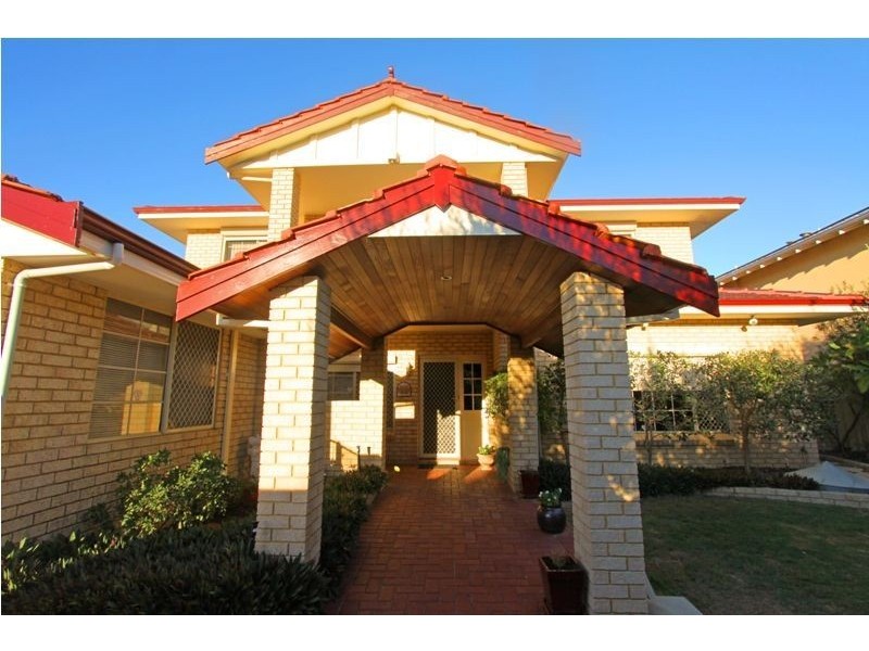 11 Ronsard Drive, San Remo WA 6210
