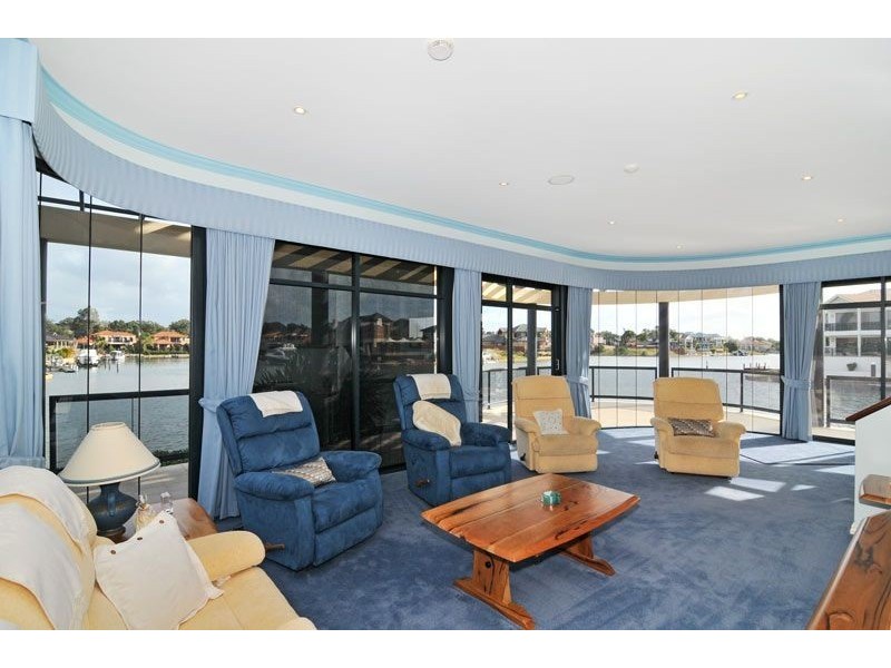 8 Finistere Island Retreat, Halls Head WA 6210