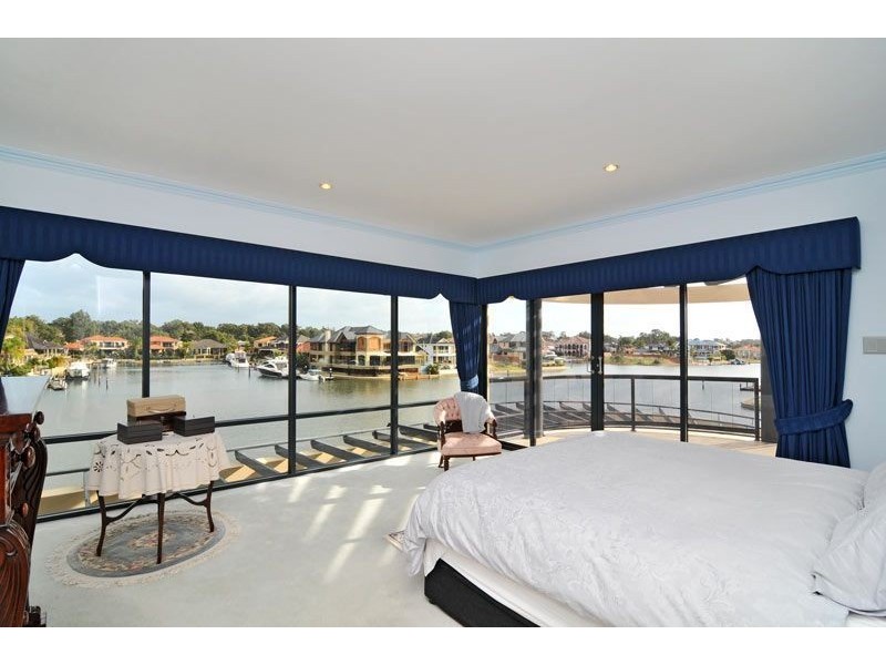 8 Finistere Island Retreat, Halls Head WA 6210