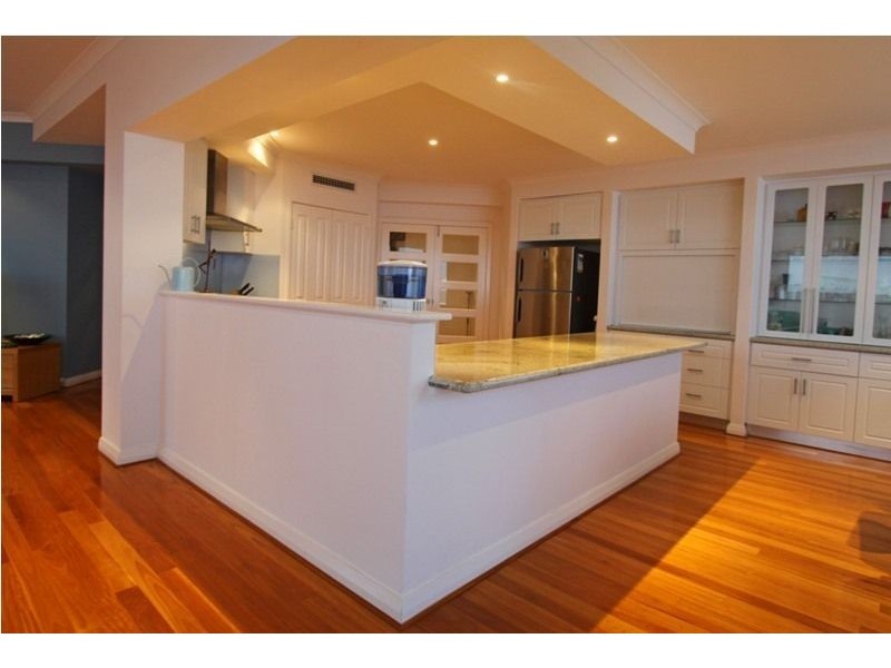 8 Seaview Place, Wannanup WA 6210