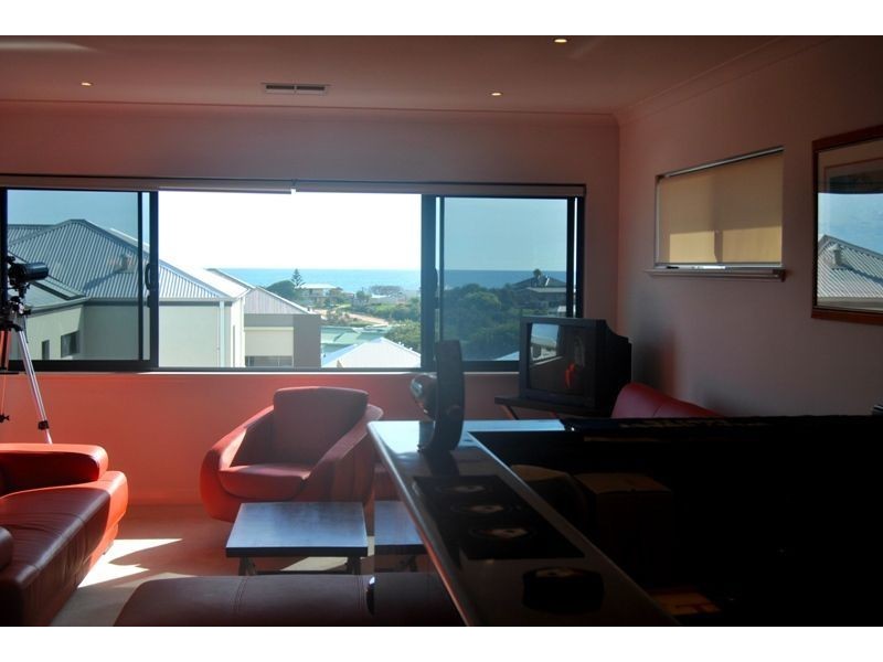 8 Seaview Place, Wannanup WA 6210