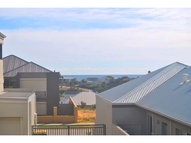 8 Seaview Place, Wannanup WA 6210