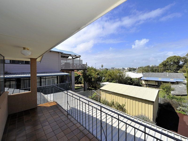 37 Hill Street, Halls Head WA 6210