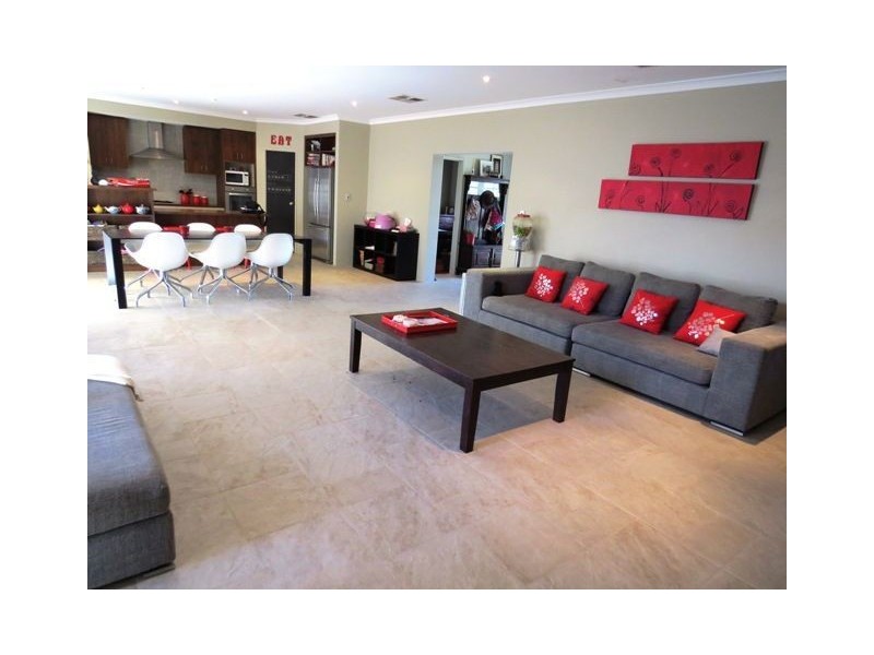 1 Dalona Parkway, Lakelands WA 6180