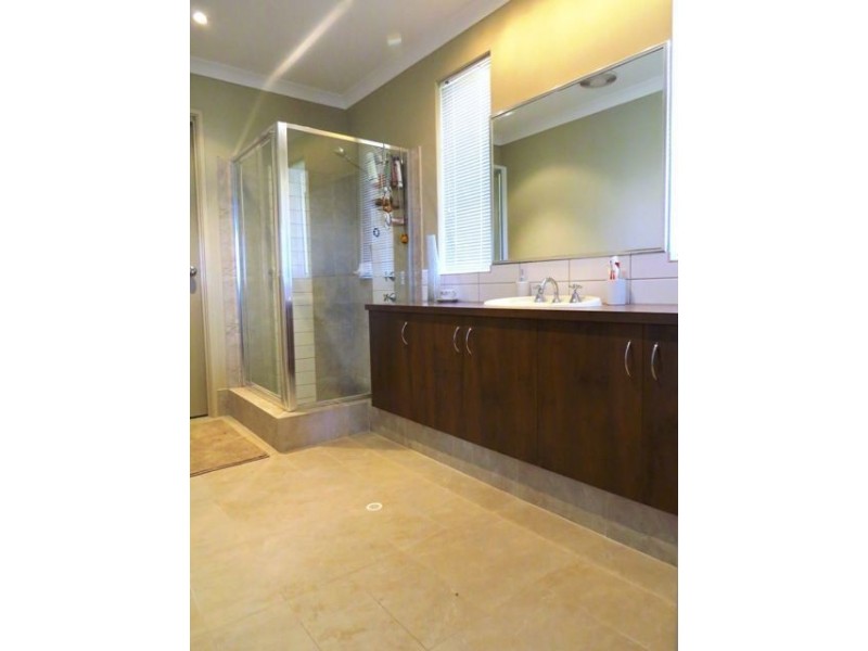 1 Dalona Parkway, Lakelands WA 6180