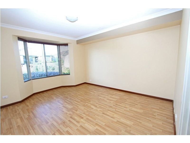 30 Petit Loop, Dudley Park WA 6210