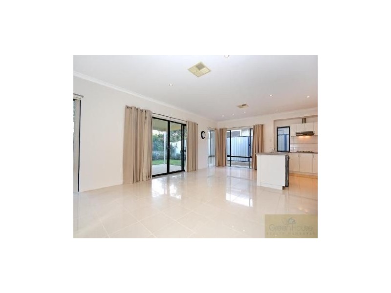 6 Spencer Lane, Meadow Springs WA 6210