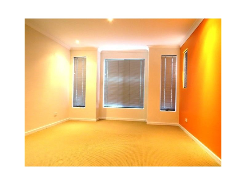 6 Spencer Lane, Meadow Springs WA 6210